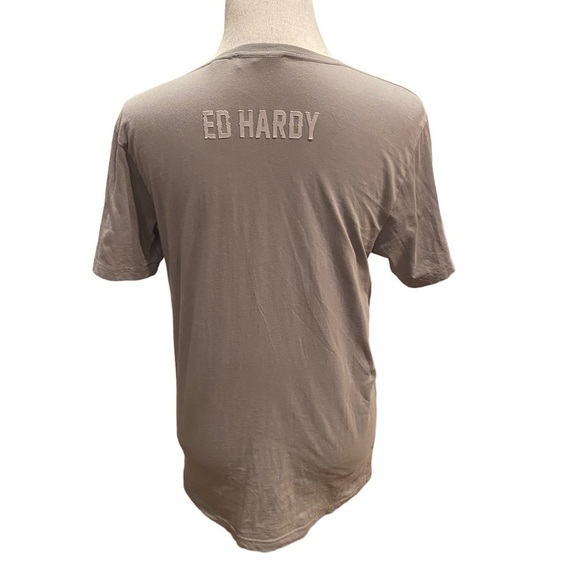 Vintage Y2K Ed Hardy Gray T-Shirt Womens Skull and Roses Graphic Tee Size Medium - Picture 7 of 16